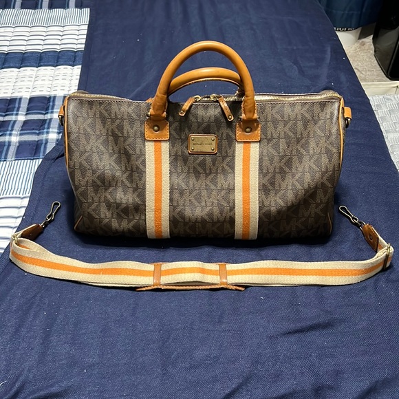 Michael Michael Kors Medium Duffle Bag - Picture 1 of 17